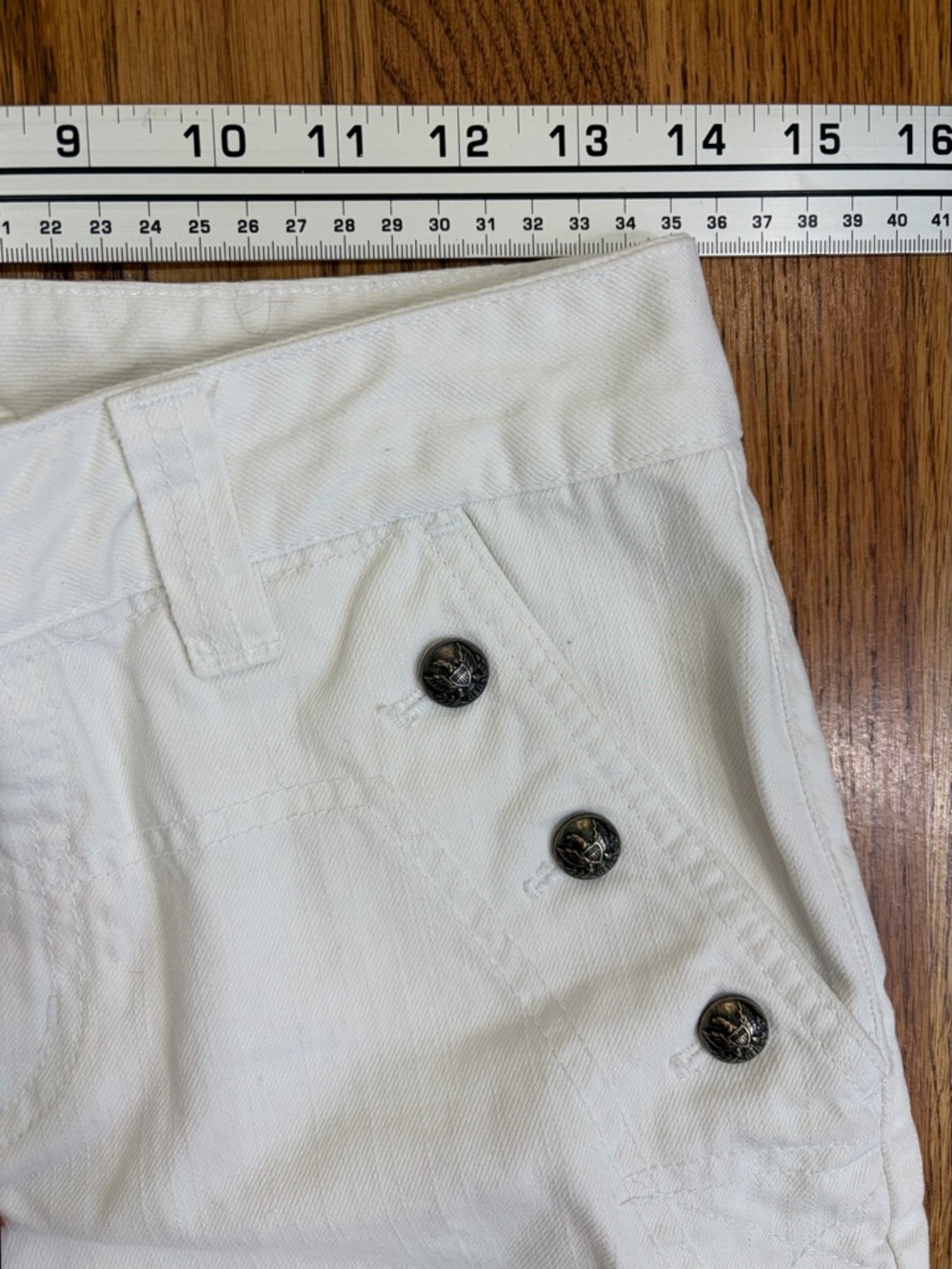 Lauren Jeans Co. White High-Waist Sailor-Button 6" Bermuda Shorts - Picture 5 of 7
